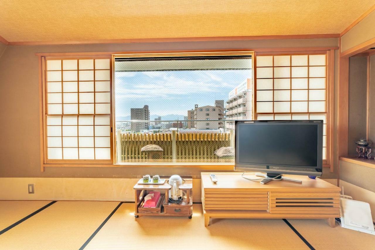 Oyo Business Hotel Nishiura Jokkaiči Exteriér fotografie
