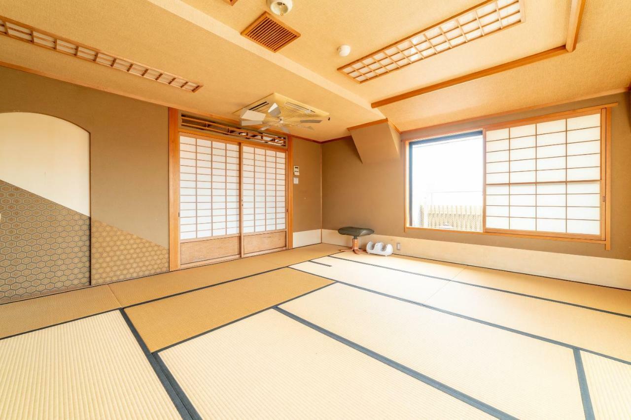 Oyo Business Hotel Nishiura Jokkaiči Exteriér fotografie